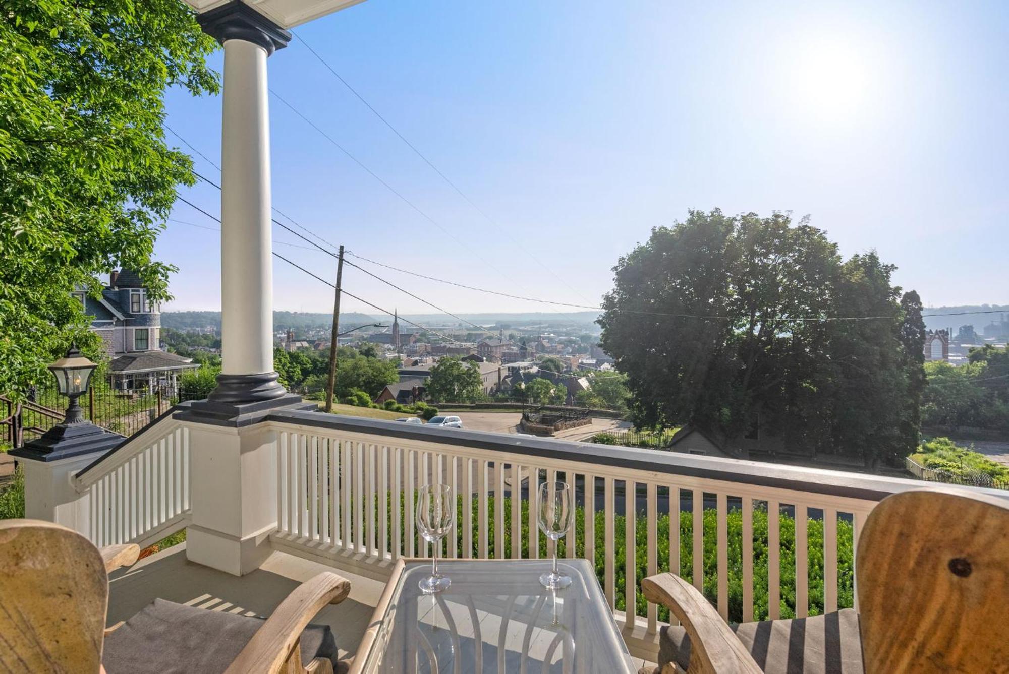 Dubuque'S Front Porch, Historic Charmer, Walk Downtown Екстер'єр фото
