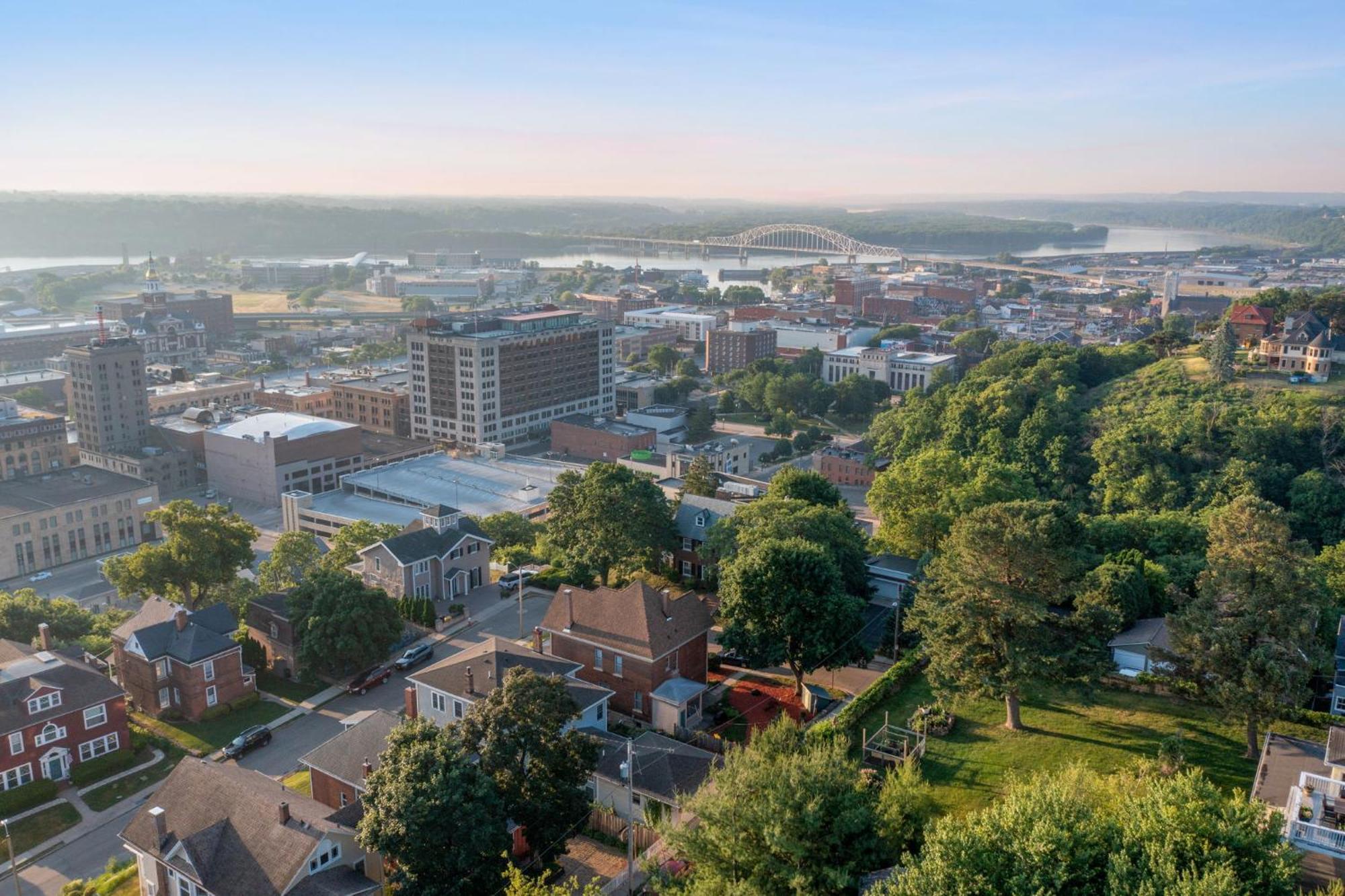 Dubuque'S Front Porch, Historic Charmer, Walk Downtown Екстер'єр фото