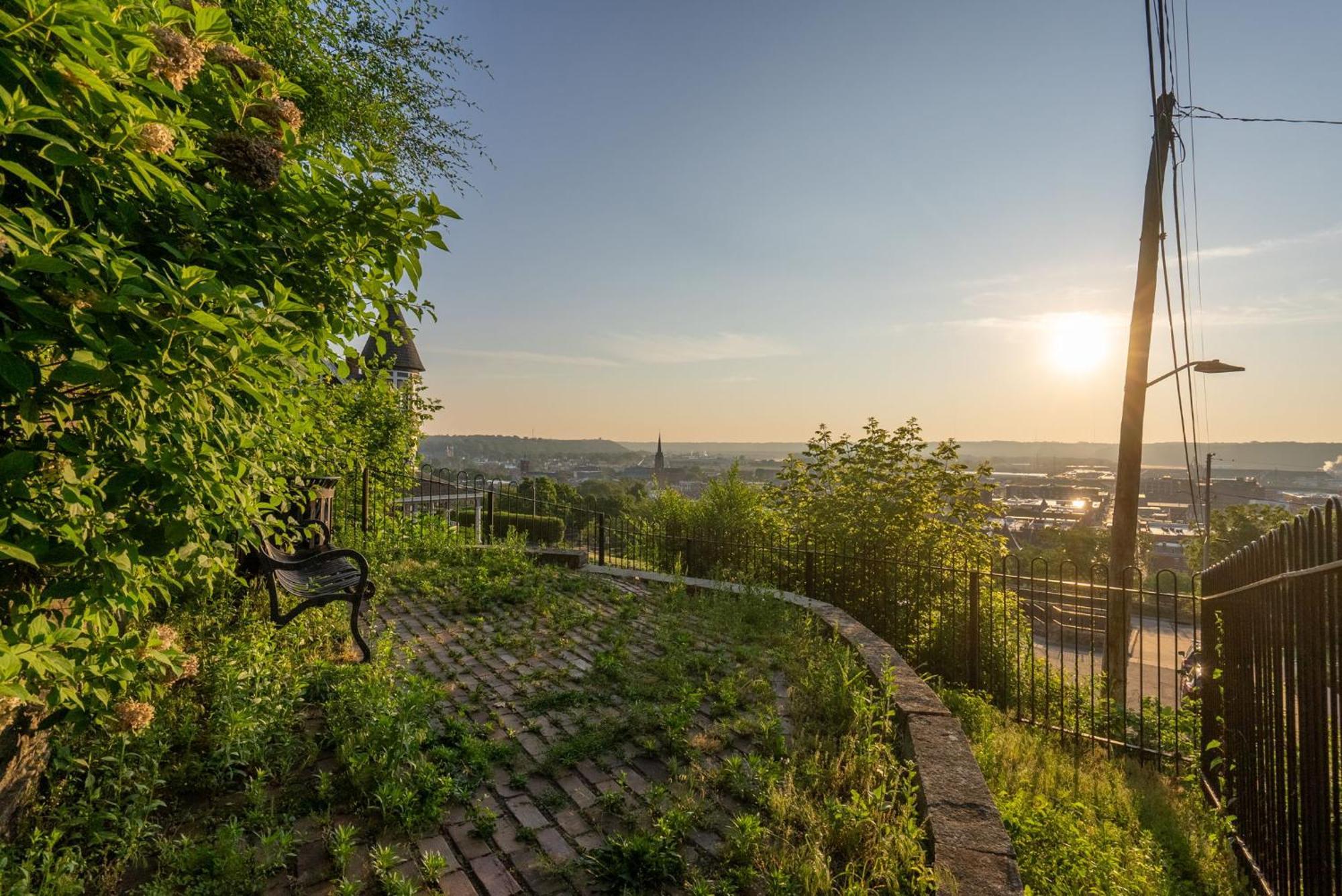 Dubuque'S Front Porch, Historic Charmer, Walk Downtown Екстер'єр фото